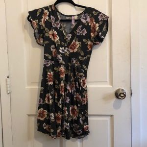 Francesca’s - Gray Floral Skater Dresss